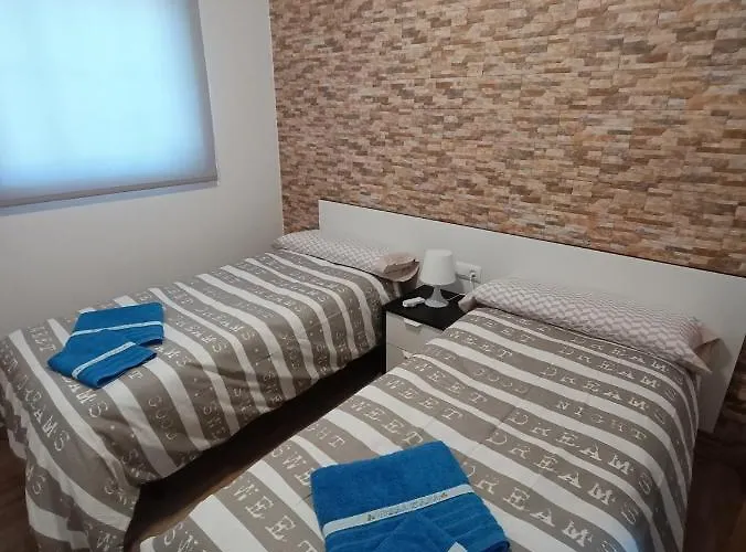 Nyaraló Ana *